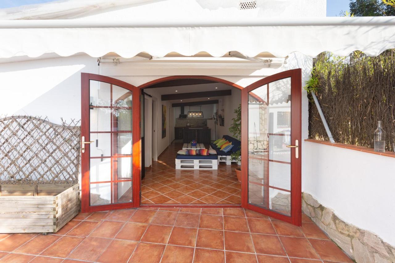 Detached Villa For 6 People In Lloret De Mar With Comunal Outdoor Swimming Pool Puigventos Exterior photo
