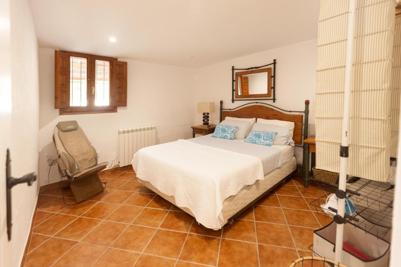 Detached Villa For 6 People In Lloret De Mar With Comunal Outdoor Swimming Pool Puigventos Exterior photo