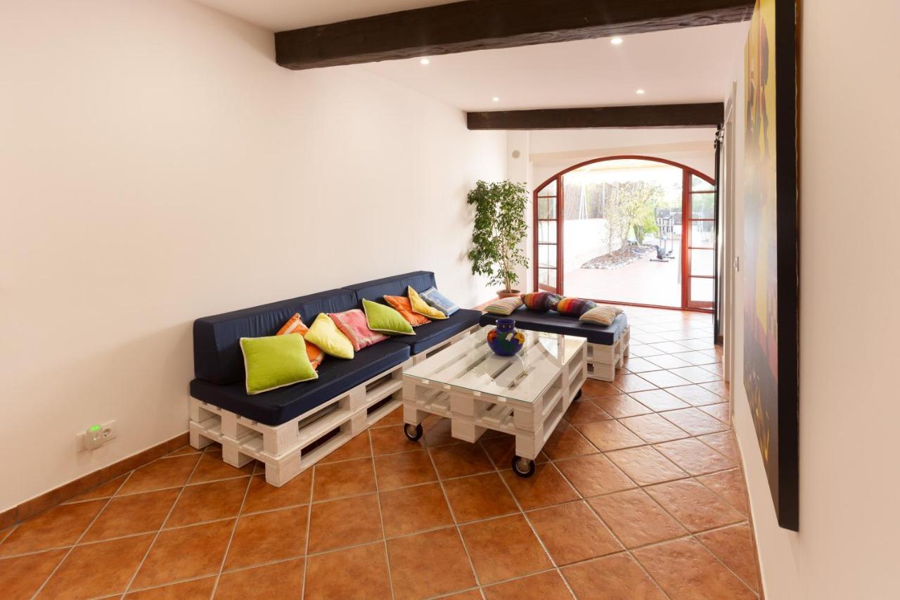Detached Villa For 6 People In Lloret De Mar With Comunal Outdoor Swimming Pool Puigventos Exterior photo