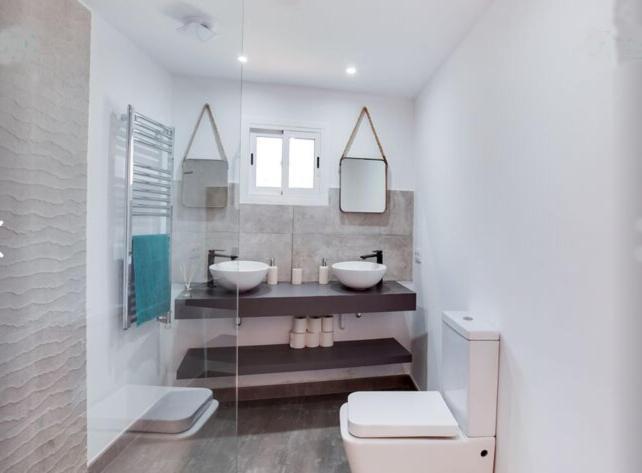 Detached Villa For 6 People In Lloret De Mar With Comunal Outdoor Swimming Pool Puigventos Exterior photo